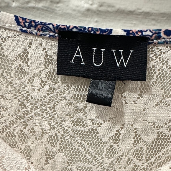 AUW Women's Floral Blue and White Blouse - Picture 2 of 3